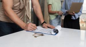 How Rhode Island Landlords and Tenants Can Resolve Disputes Without Court